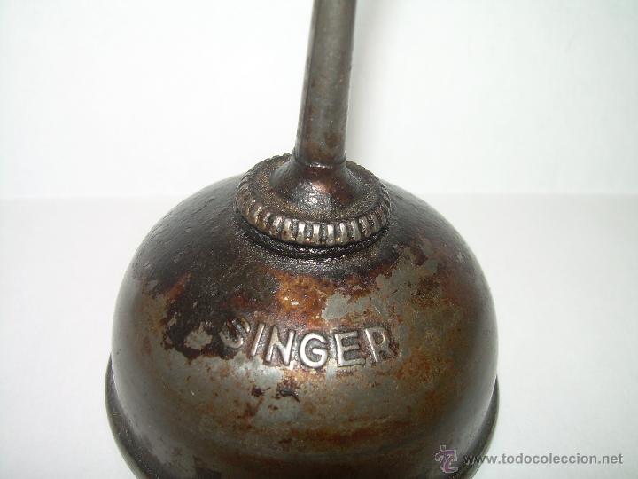 Antig&uuml;edades: ANTIGUA ACEITERA SINGER. - Foto 2