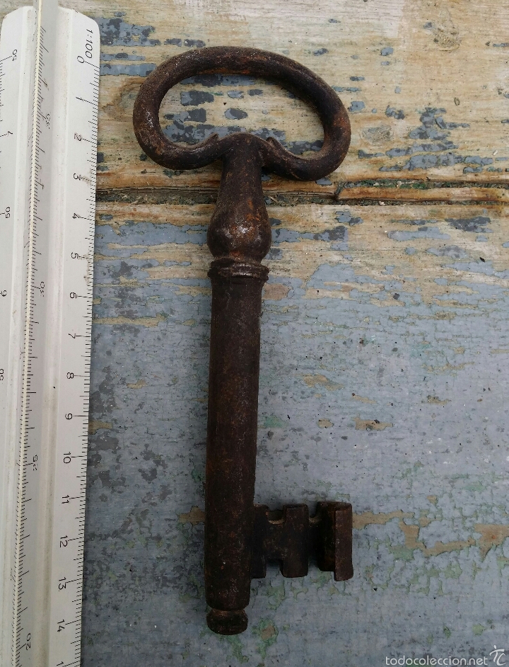 Antig&uuml;edades: Llave antigua de hierro. - Foto 1