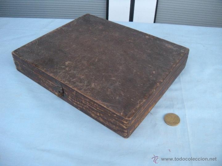 Antig&uuml;edades: ANTIGUA CAJA CON LETRAS DE PLOMO. - Foto 2