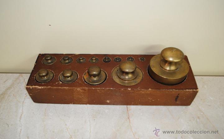 Antig&uuml;edades: JUEGO ANTIGUO DE 13 PESAS EN BRONCE - Foto 1