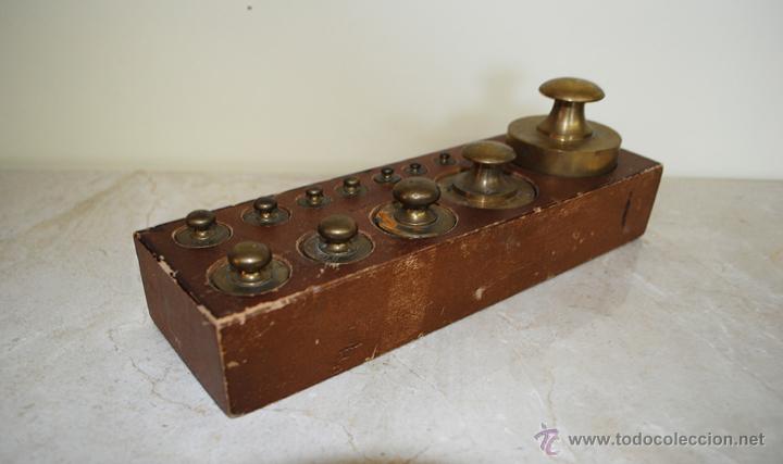 Antig&uuml;edades: JUEGO ANTIGUO DE 13 PESAS EN BRONCE - Foto 4