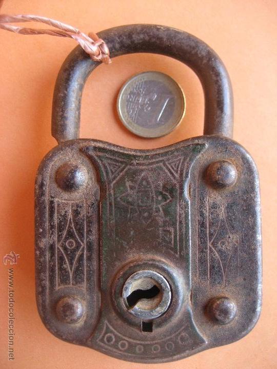Antig&uuml;edades: Candado antiguo. Sin llave - Foto 1