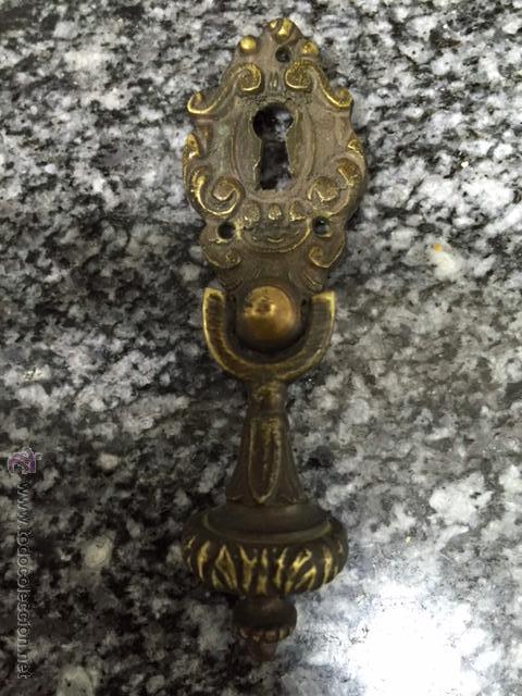 Antig&uuml;edades: tirador de bronce antiguo - Foto 3