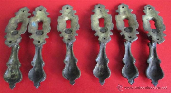 Antig&uuml;edades: SEIS TIRADORES DE MUEBLE     De bronce &ndash; lat&oacute;n - Foto 2