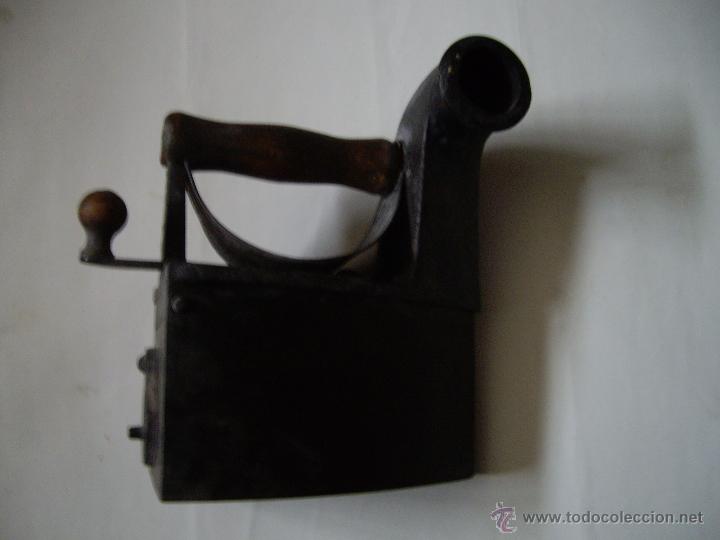 Antig&uuml;edades: PLANCHA DE CARBON DE CHIMENEA LICSA - Foto 3