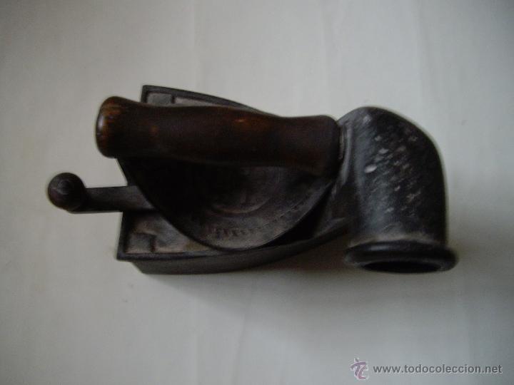 Antig&uuml;edades: PLANCHA DE CARBON DE CHIMENEA LICSA - Foto 4