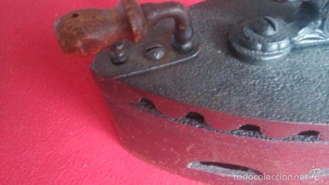 Antig&uuml;edades: ANTIGUA PLANCHA DE CARBON - Foto 4