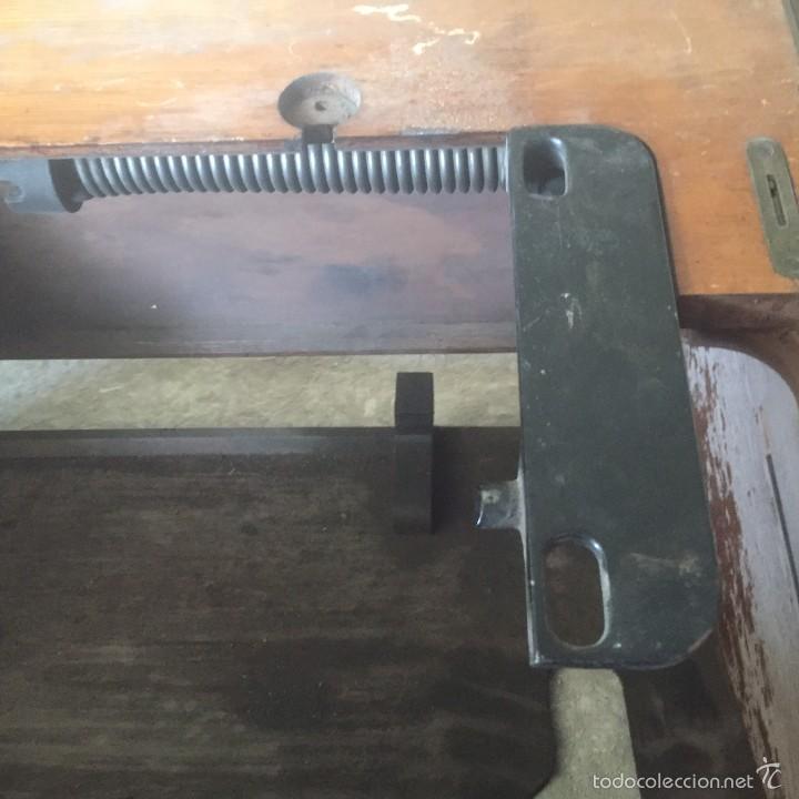 Antig&uuml;edades: cajon de madera maquina singer o otas - Foto 3