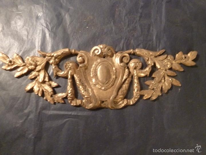 Antig&uuml;edades: aplicacion decoracion de bronce para mueble frances - Foto 1