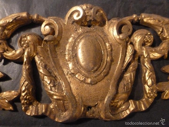 Antig&uuml;edades: aplicacion decoracion de bronce para mueble frances - Foto 3