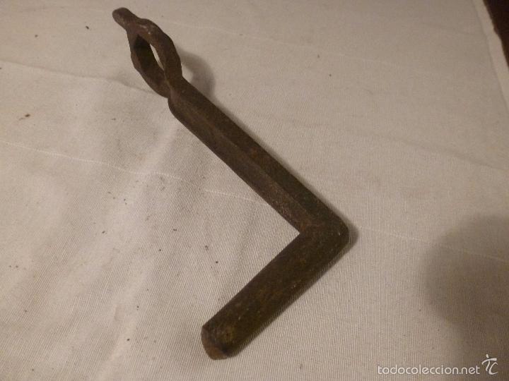 Antig&uuml;edades: llave para coche - Foto 2