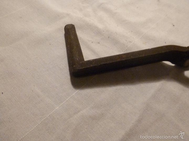Antig&uuml;edades: llave para coche - Foto 5