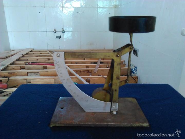 Antig&uuml;edades: peque&ntilde;a balanza de cartas - Foto 1