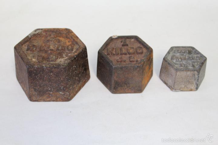 Antig&uuml;edades: 3 pesas exagonales - Foto 1