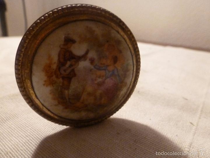 Antig&uuml;edades: MANETA DE BRONCE Y PORCELANA - Foto 5
