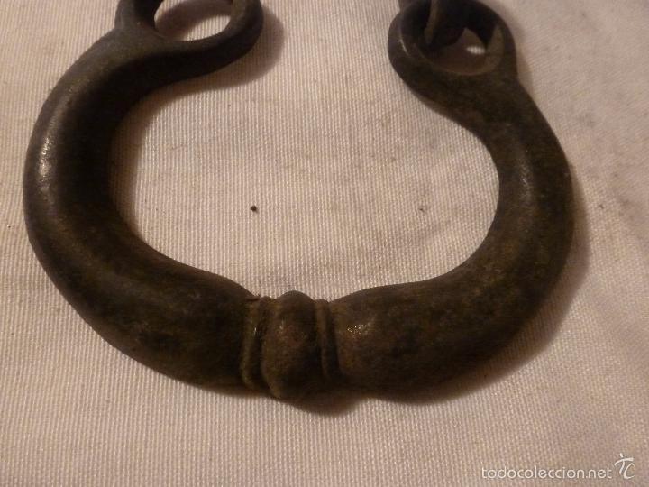 Antig&uuml;edades: asa de brasero de bronce - Foto 4