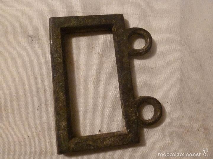 Antig&uuml;edades: asa de brasero de bronce - Foto 2