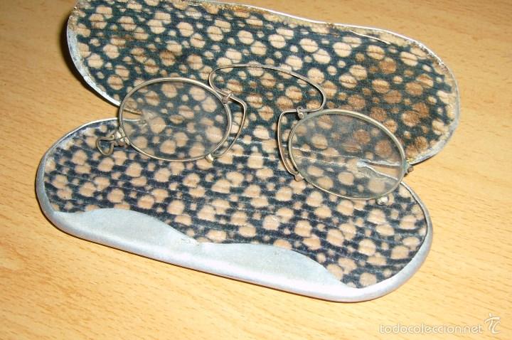 Antig&uuml;edades: GAFAS CON FUNDA - Foto 1