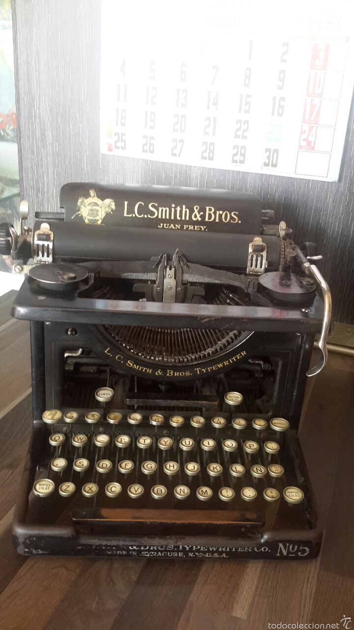 Antig&uuml;edades: M&aacute;quina de escribir - Foto 1