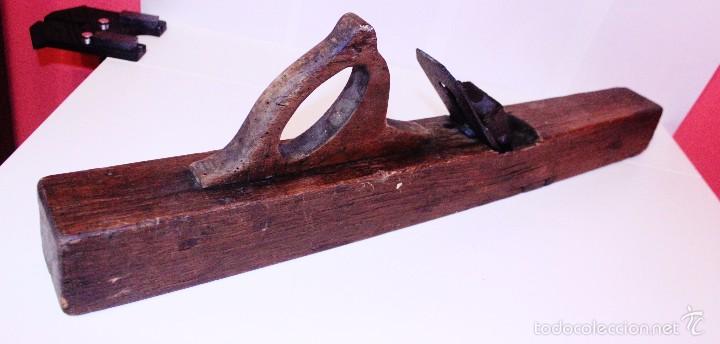 Antig&uuml;edades: Antigua garlopa de carpintero, 69cm - Foto 2
