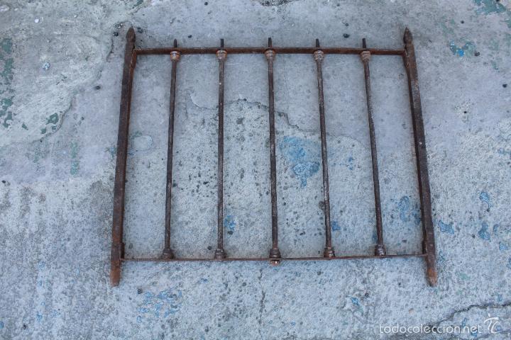 Antig&uuml;edades: reja en hierro de forja con plomada - Foto 4