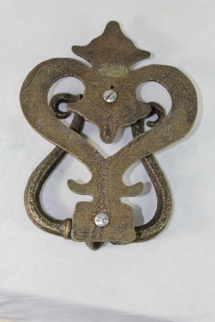Antig&uuml;edades: llamador en bronce - Foto 2