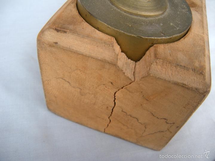 Antig&uuml;edades: ESTUCHE CON PESAS DE BRONCE - Foto 3