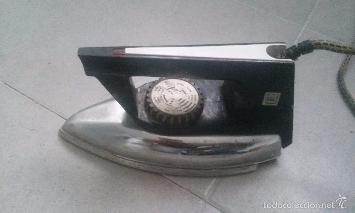 Antig&uuml;edades: Plancha para coleccion marca solac electrica - Foto 1