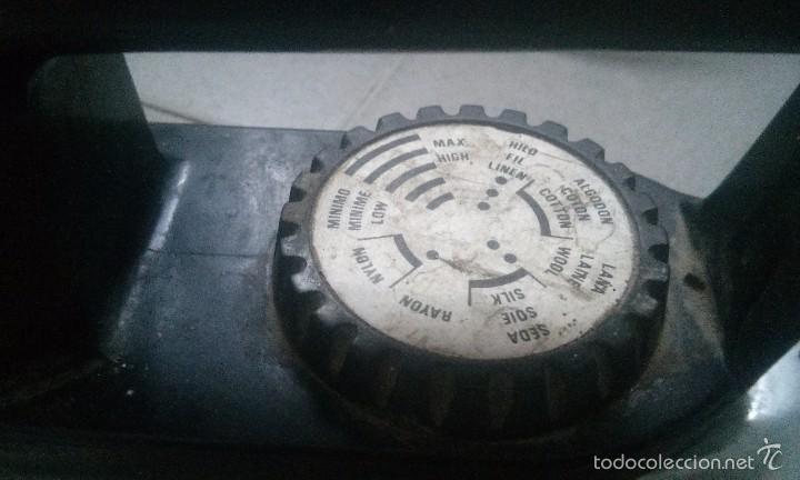 Antig&uuml;edades: Plancha para coleccion marca solac electrica - Foto 2