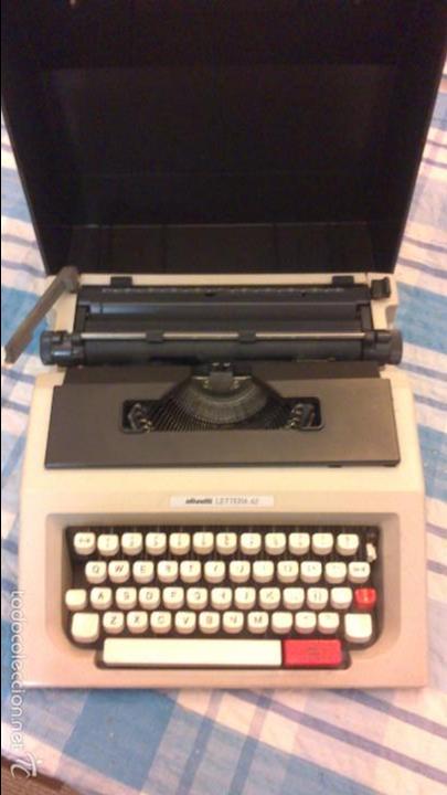 Antig&uuml;edades: maquina de escribir - Foto 1