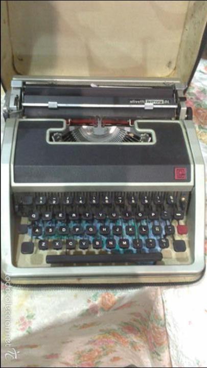 Antig&uuml;edades: maquina de escribir - Foto 1