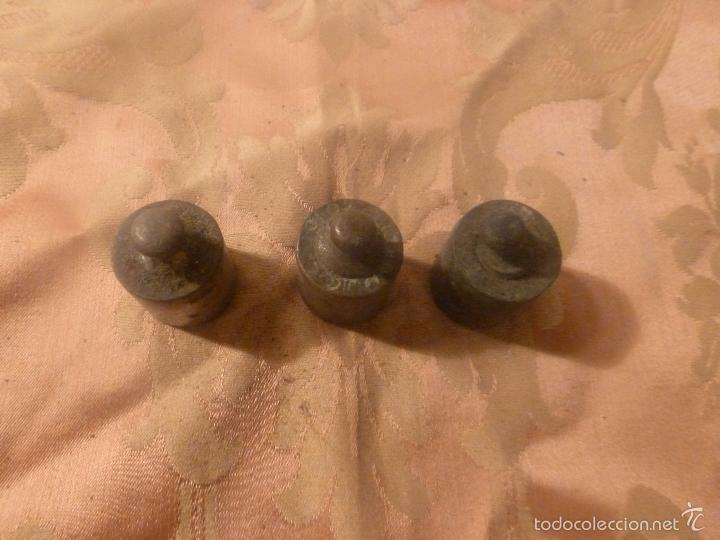 Antig&uuml;edades: tres pesos 100g - Foto 2