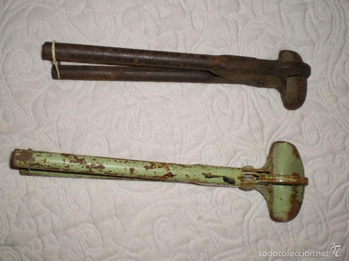 Antig&uuml;edades: UTENSILIOS PARA LOS CABLES DE LA LUZ 1920 - Foto 2