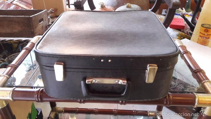 Antig&uuml;edades: maquina de escribir con funda erika - Foto 2