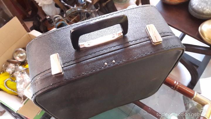 Antig&uuml;edades: maquina de escribir con funda erika - Foto 3