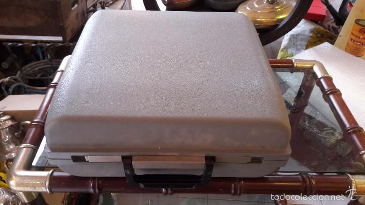 Antig&uuml;edades: maquina de escribir con funda    underwood - Foto 2