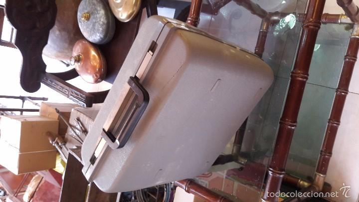 Antig&uuml;edades: maquina de escribir con funda    underwood - Foto 6