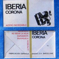 Antigüedades: HOJA DE AFEITAR IBERIA CORONA. ACERO INOXIDABLE SIN USAR. FABRICADO POR BASSAT, BARCELONA.. Lote 241841015
