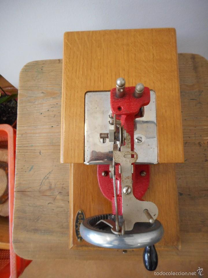Antig&uuml;edades: M&aacute;quina de coser Grain - Foto 8