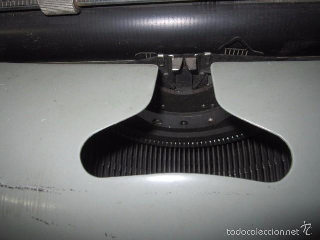 Antig&uuml;edades: M&aacute;quina de escribir Hispano Olivetti Lexicon 80. - Foto 3