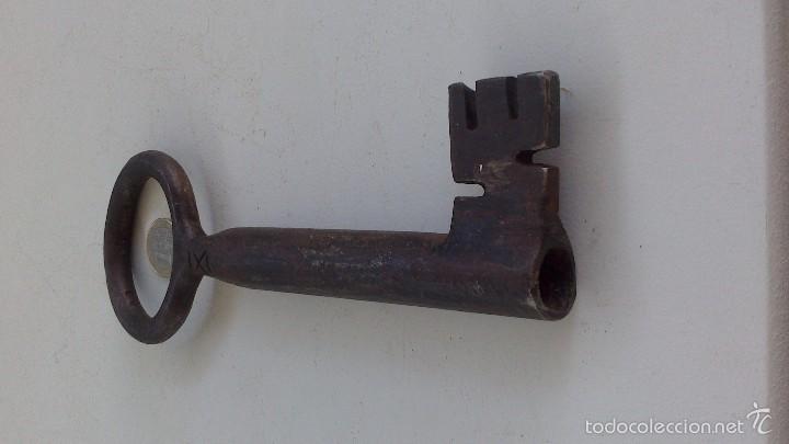 Antig&uuml;edades: antigua gran llave - Foto 4