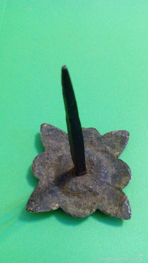 Antig&uuml;edades: CLAVO DE BRONCE EN FORMA DE FLOR - Foto 3