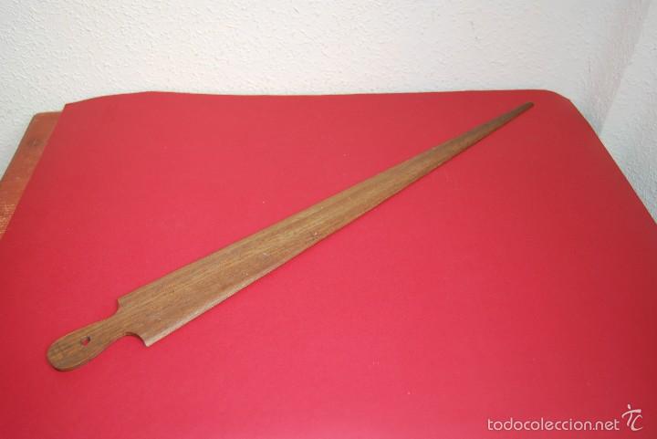 Antig&uuml;edades: UTENSILIO DE MADERA PARA UTILIZAR EN EL TELAR - COSTURA - Foto 1