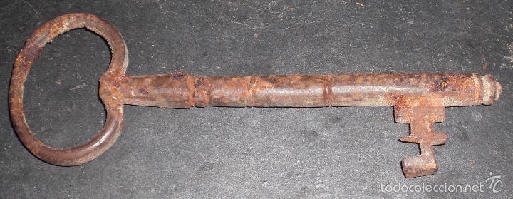 Antig&uuml;edades: Antigua llave de forja 1800 - Foto 1
