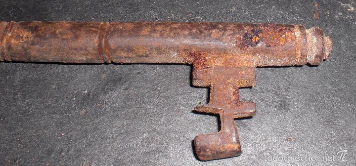 Antig&uuml;edades: Antigua llave de forja 1800 - Foto 2