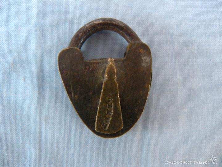 Antig&uuml;edades: PEQUE&Ntilde;O CANDADO DE BRONCE - Foto 1