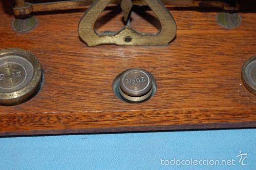 Antig&uuml;edades: BALANZA CON SOPORTE DE MADERA - Foto 4