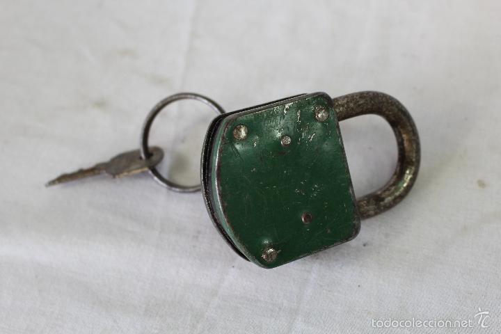 Antig&uuml;edades: candado con 2llaves - Foto 4