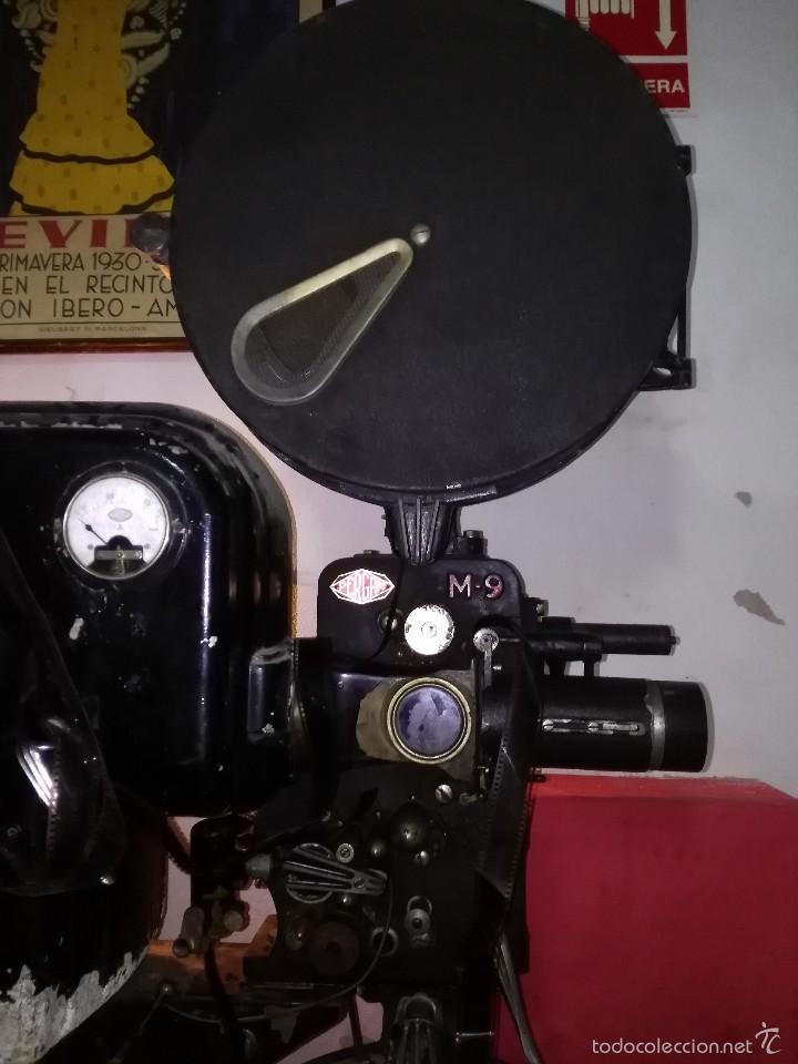 Antig&uuml;edades: Maquina de Cine Pergam de carbon - Foto 2