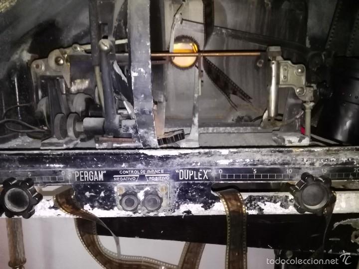 Antig&uuml;edades: Maquina de Cine Pergam de carbon - Foto 7